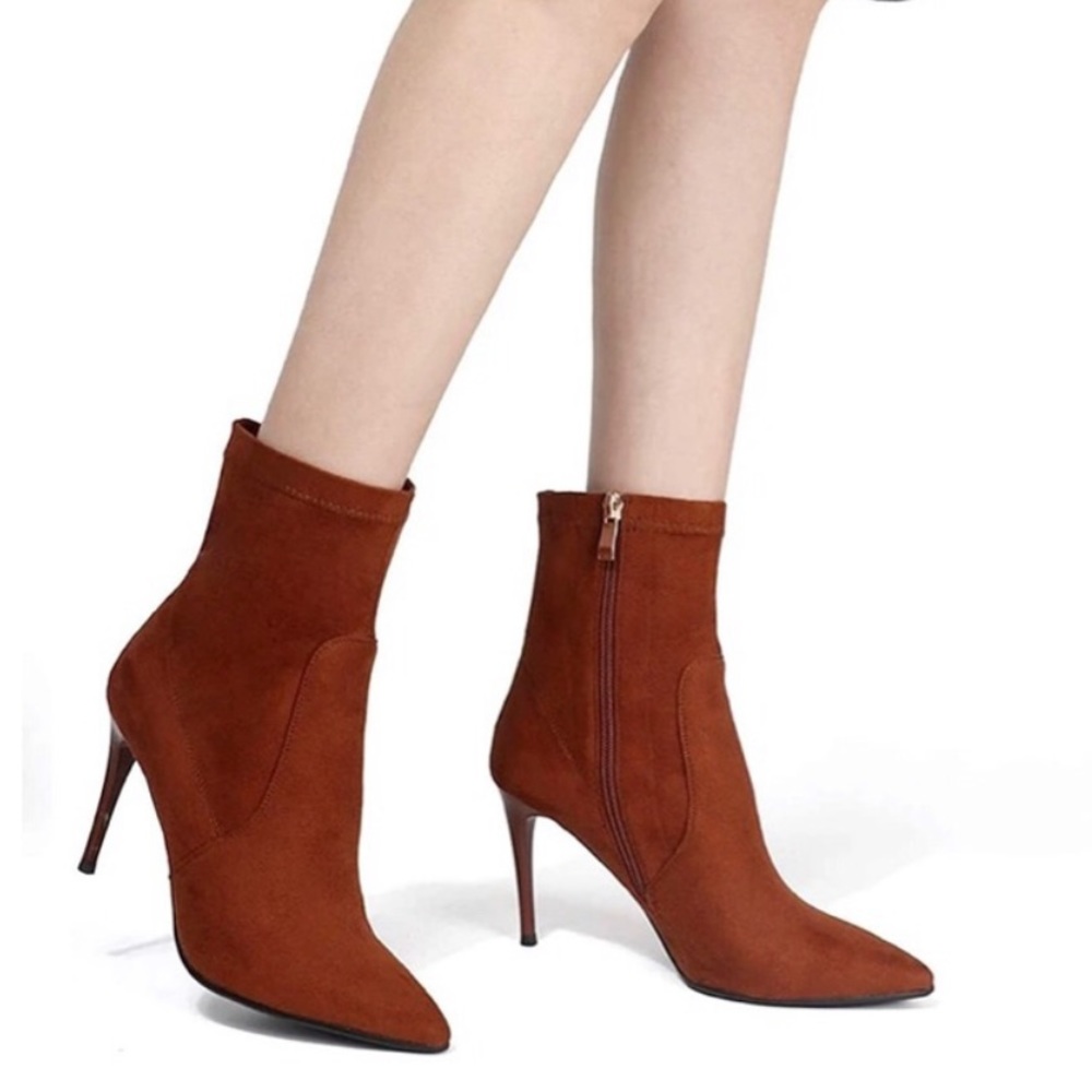 🎉HP🎉NIB Elegant Brown Ankle Boots